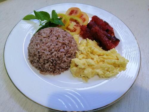ホームステイの敷地内または近くでの食事または食べ物