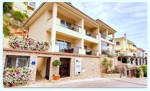 Gallery image of Luksuzne sobe Luce in Vrbnik