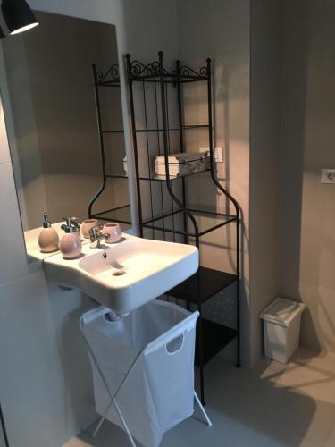 Vonios kambarys apgyvendinimo įstaigoje Maja’s lovely place