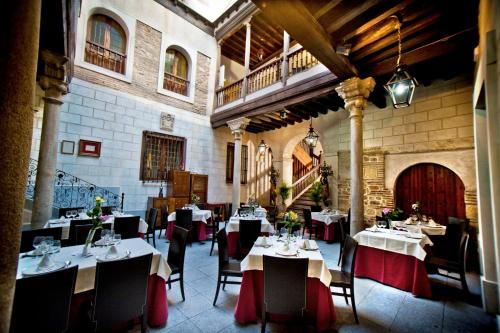 Restaurace v ubytování Hotel Condes de Castilla