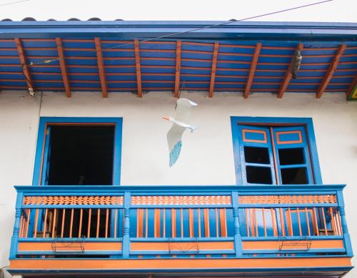 Edificio en el que se encuentra el hostal o pensión