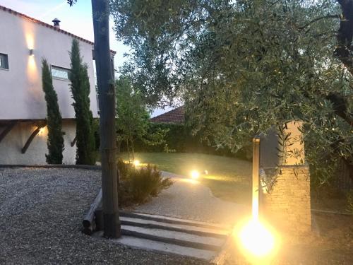 Κήπος έξω από το Sea view villa in Olive Garden