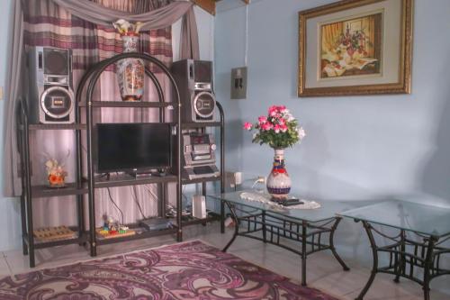 Gallery image of Chin Cozy@ Rhyne Park in Montego Bay