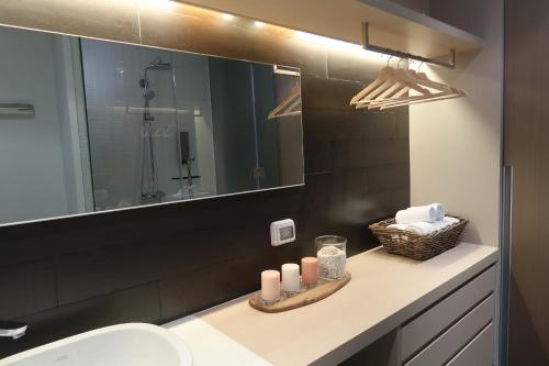 Ένα μπάνιο στο Seaview 2bed 2bath 19Fl at Veranda Residence Pattaya