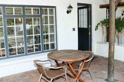 Albourne Guesthouseにあるバルコニーまたはテラス