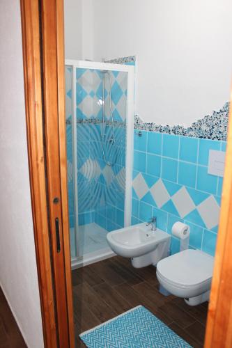 b&b il Portico Orgosolo tesisinde bir banyo