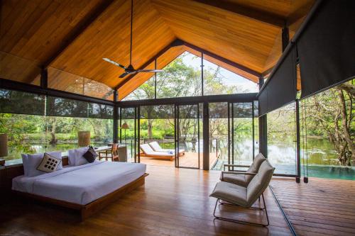 A seating area at Kalundewa Retreat