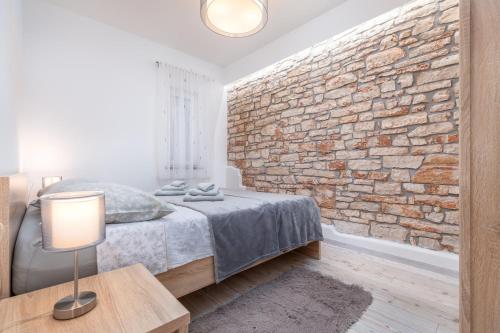 Apartment R & Z-Brand new family apartment with a spacious yard