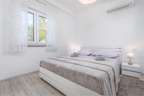 Apartment R & Z-Brand new family apartment with a spacious yard