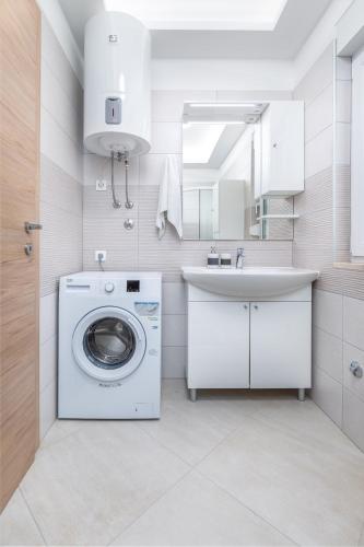 Apartment R & Z-Brand new family apartment with a spacious yard