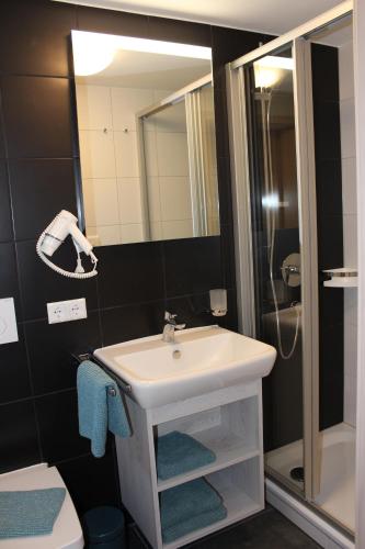Bilik mandi di Apartments beim Backhäusle