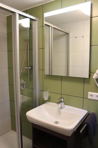Bilik mandi di Apartments beim Backhäusle