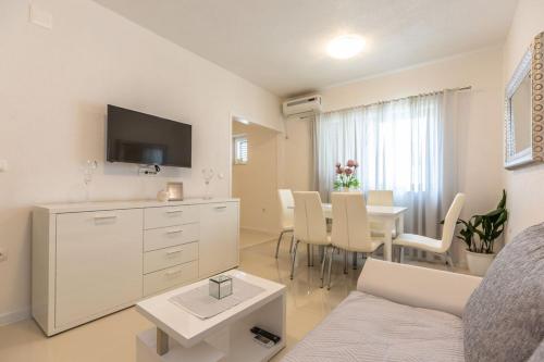 Tatijana Holiday Apartments