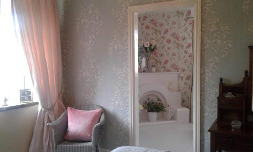 A seating area at The Beehive Inn 