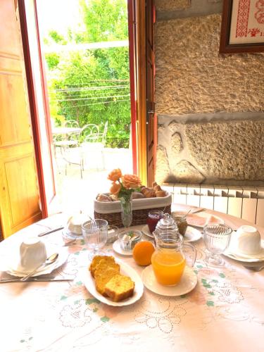 Еда / где поесть недалеко от of country house