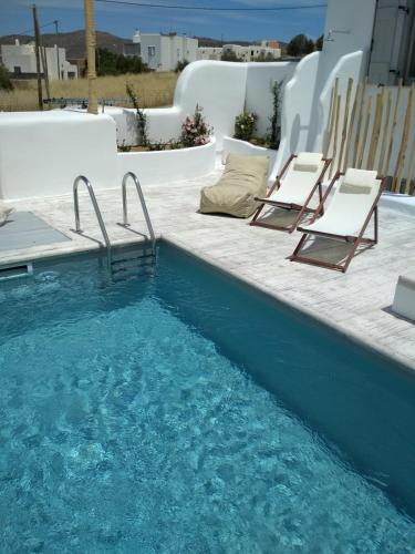 La alberca dentro o cerca de Naxian Album villa kaliope with private pool in Naxos