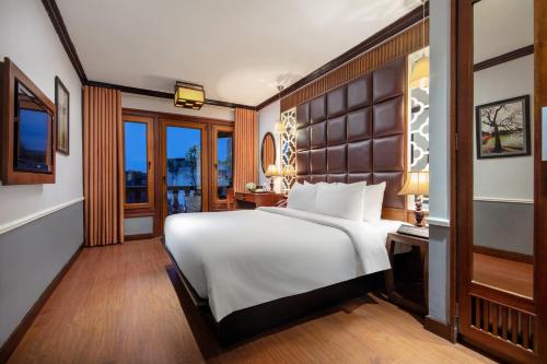 Ein Bett oder Betten in einem Zimmer der Unterkunft Classy Holiday Hotel & Spa