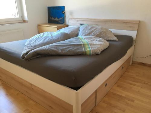 Postel nebo postele na pokoji v ubytování Ferienwohnung Kirstin Pfeifhofer