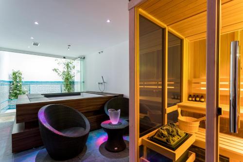 Gallery image of Unique House - Private SPA&Pool -StayInSeville in Seville