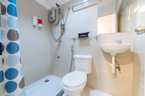 Koupelna v ubytování RedDoorz Plus near SM Lanang Davao