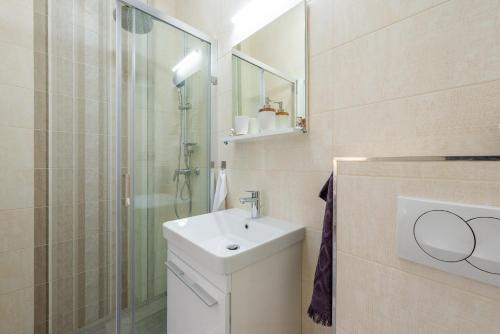 BRAND NEW apartment with Old Port view- Mala Vrata