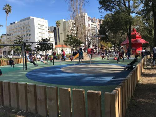 Herní místnost nebo prostor pro děti v ubytování Lisboa Apart. Central e Espaçoso - Parque e Metro