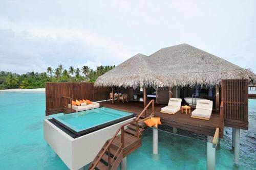 La alberca dentro o cerca de Ayada Maldives