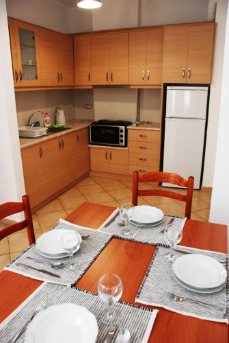 Una cocina o kitchenette en Saranda Rooms - Port