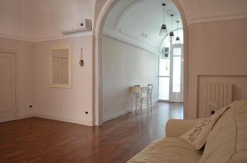 a living room with a couch and a table at Eden De Martino in Monopoli