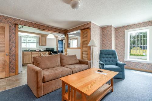 Posezení v ubytování Ne'r Beach Motel