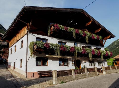El edificio en el que está el bed and breakfast