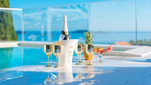 Exclusive Villa Mative