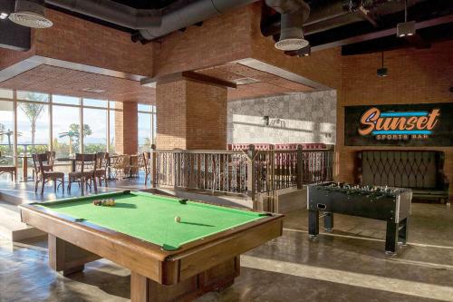 Mesa de billar en Dusit Thani Mactan Cebu Resort