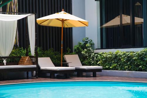 Bazén v ubytování NAI YA Hotel -SHA Extra Plus nebo v jeho okolí