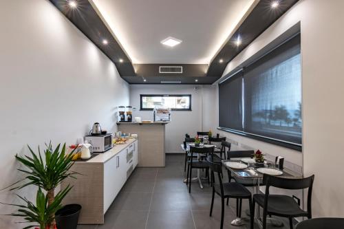 A kitchen or kitchenette at Sicilia Bedda B&B