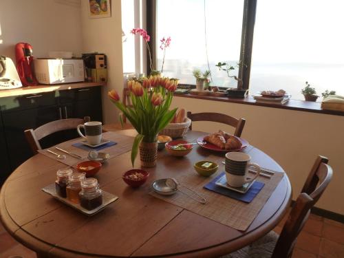 B&Bの敷地内または近くでの食事または食べ物