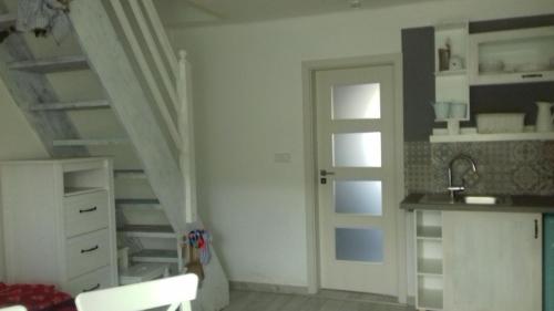 Apartmány na Hlíněにあるキッチンまたは簡易キッチン