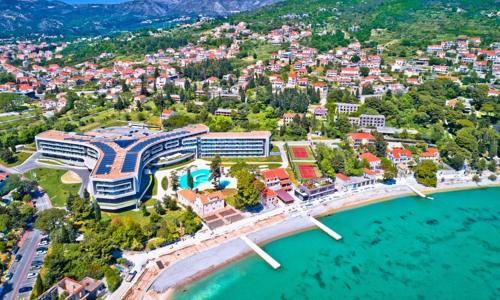 Exclusive Villa Mative