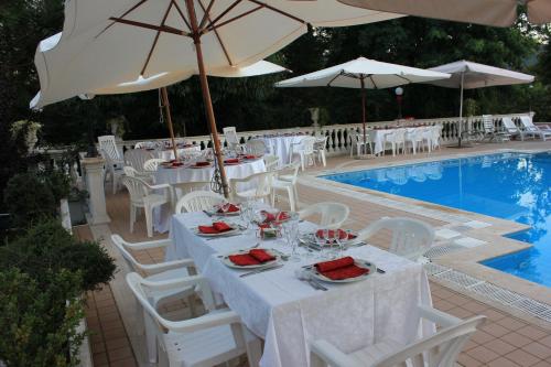 Hotel Gioia Gardenの敷地内または近くにあるプール