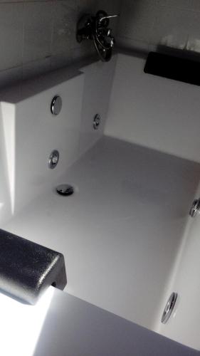 Un baño de Hotel "Posada de Cantabria EL SOLAR" -Cenas típicas y Gintonic- Bar -Terraza panorámica