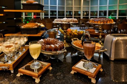Comida en o cerca de este hotel