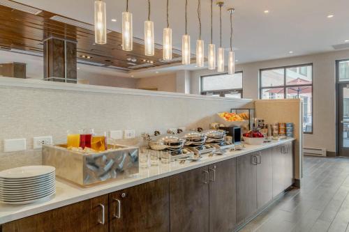 Jídlo v hotelu nebo okolí