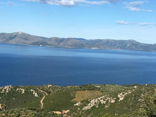 Fotografie z fotogalerie ubytování Eratous Seaside House v destinaci Agii Dimitrios ke Panteleimon