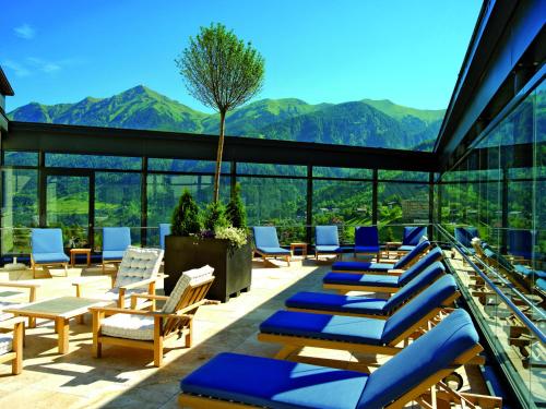 Nespecifikovaný výhled na hory nebo výhled na hory při pohledu z hotelu