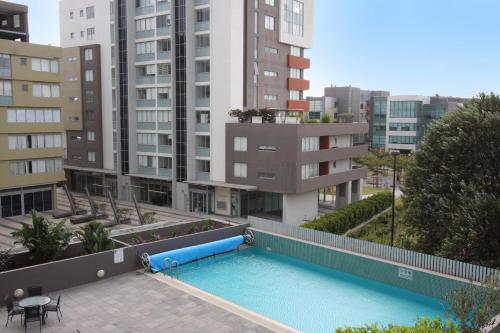 Honeysuckle Executive Apartmentsの敷地内または近くにあるプール