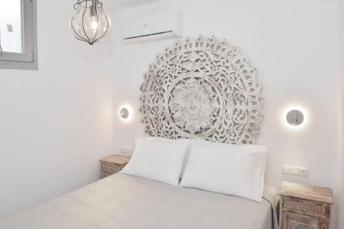 Una cama o camas en una habitación de Naxian Album villa kaliope with private pool in Naxos