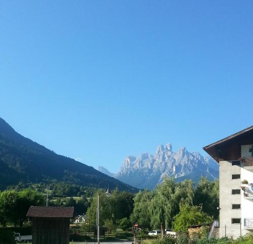 a view of a mountain range in the distance at Casa Simion in Mezzano