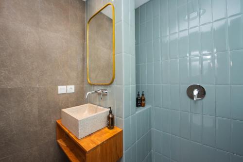 Rimbun Canggu Hotel tesisinde bir banyo