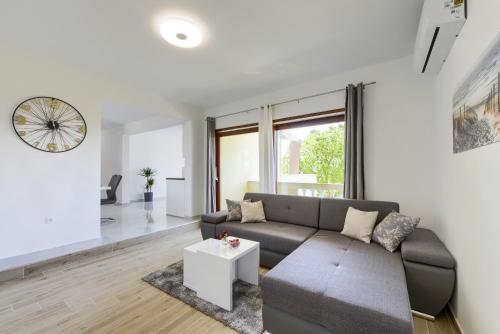 Luxury apartment Issa – Photos 3