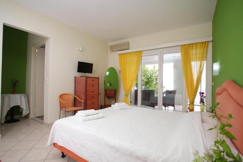 Gallery image of Alhena in Limne